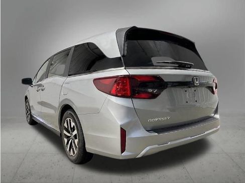New 2026 Honda Odyssey EX-L image 3