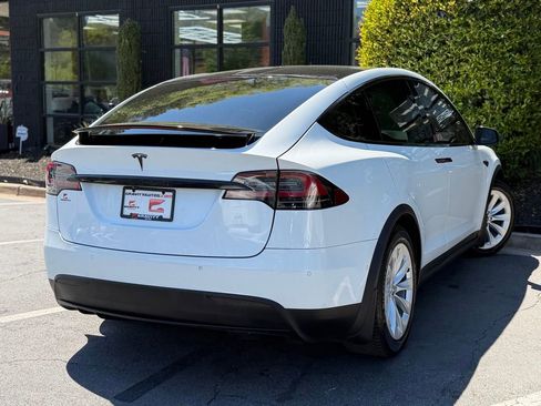 Used 2018 Tesla Model X 100D image 12