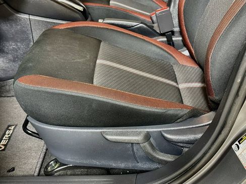 Used 2025 Nissan Versa SR FWD image 16