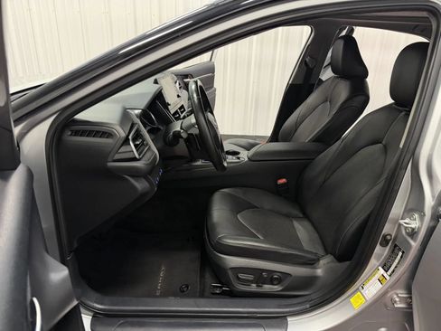 Used 2021 Toyota Camry XSE FWD image 37