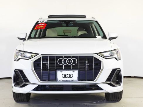 Used 2023 Audi Q3 2.0T Premium w/ Convenience Package image 3