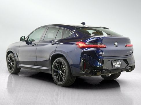 Used 2023 BMW X4 xDrive30i AWD/4WD image 3