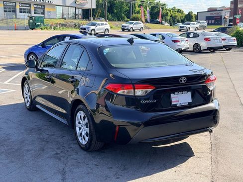 Used 2022 Toyota Corolla LE FWD image 4