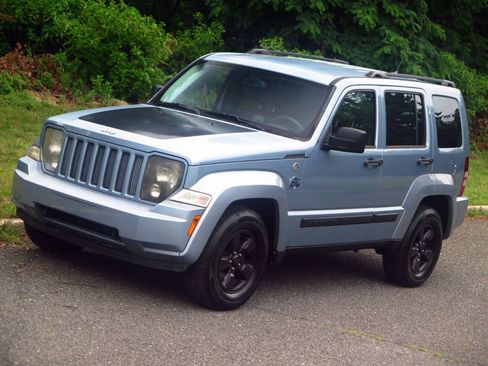 Used 2012 Jeep Liberty Arctic AWD/4WD image 27
