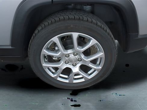 Used 2022 Jeep Compass Latitude image 35