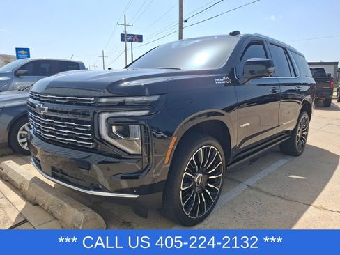 Used 2025 Chevrolet Tahoe High Country AWD/4WD image 3