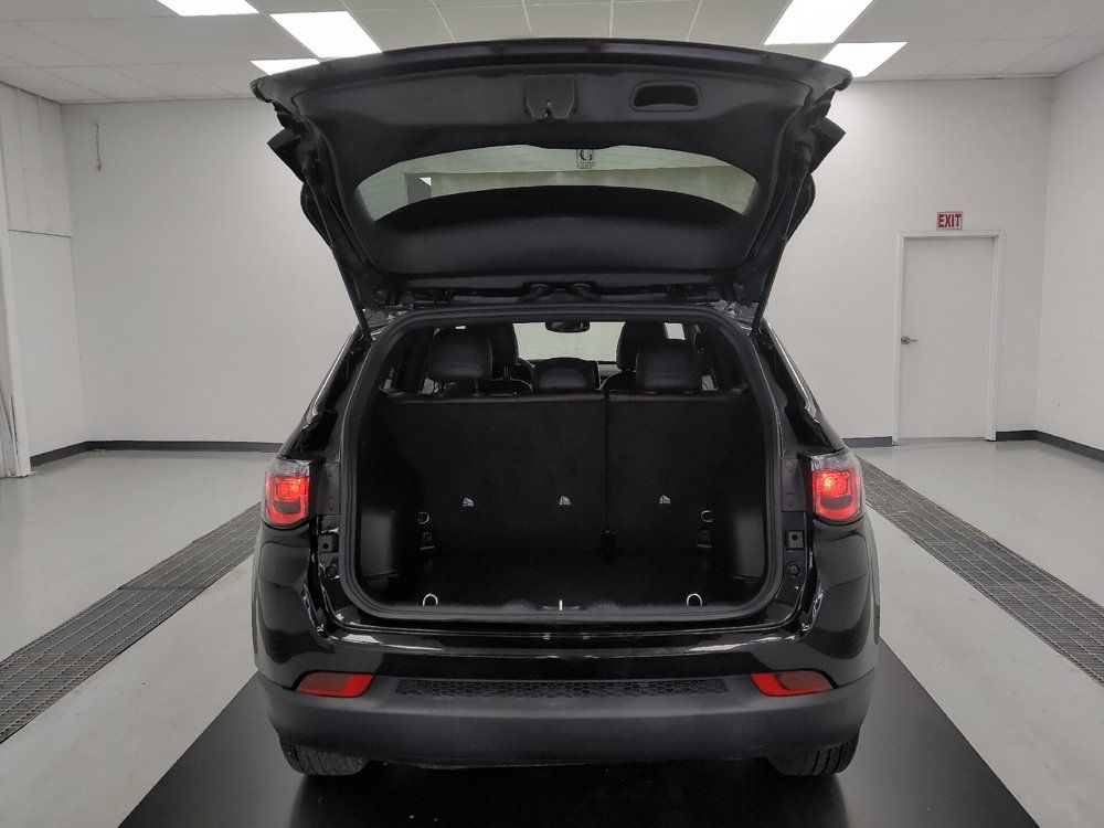 Used 2025 Jeep Compass Latitude AWD/4WD image 29