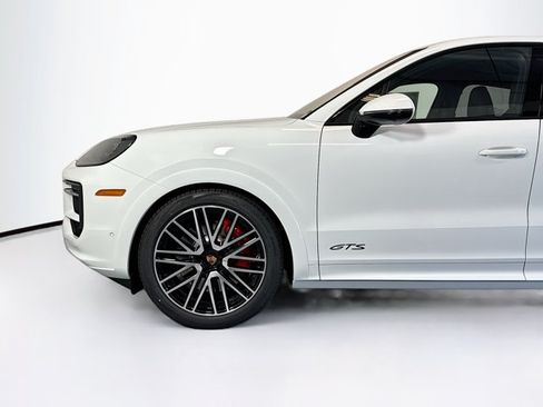 New 2026 Porsche Cayenne GTS AWD/4WD image 28