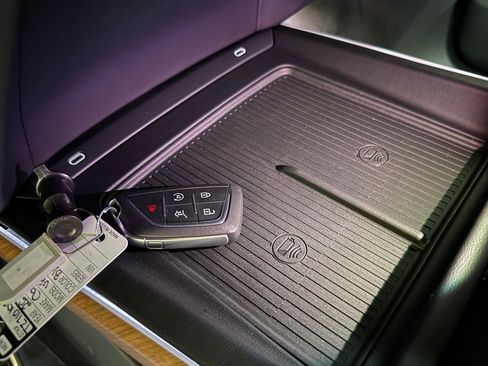 New 2026 Cadillac Vistiq Premium Luxury AWD/4WD image 40