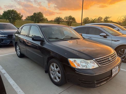 Used 2004 Toyota Avalon XLS image 3