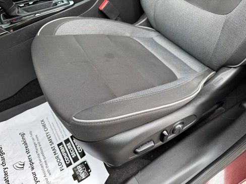 Used 2022 Chevrolet TrailBlazer LT w/ Convenience Package FWD image 17