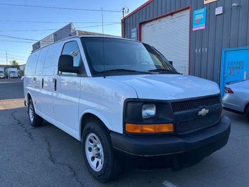 Used 2012 Chevrolet Express 1500 image 7