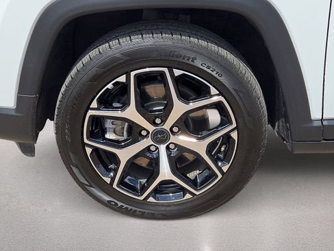 Used 2025 Jeep Compass Limited AWD/4WD image 10