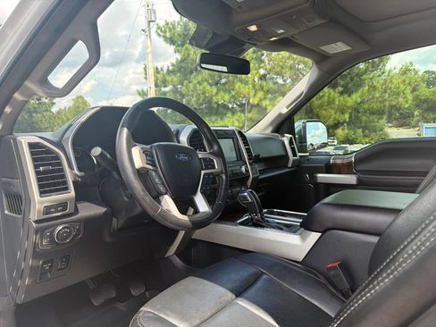 Used 2019 Ford F150 Lariat w/ Equipment Group 502A Luxury AWD/4WD image 34