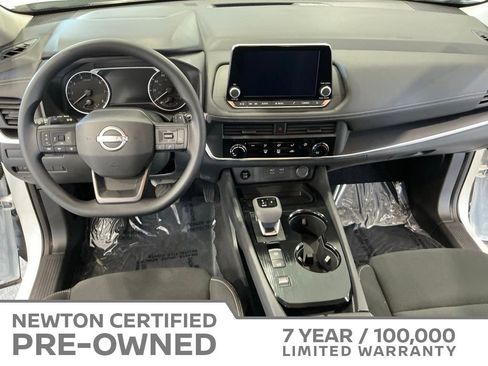 Used 2025 Nissan Rogue S FWD image 9