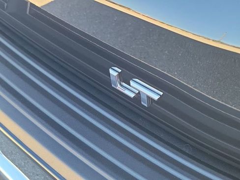 Certified 2024 Chevrolet Suburban LT w/ Luxury Package image 5