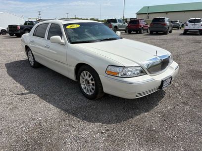 Used 2006 Lincoln Town Car Signature