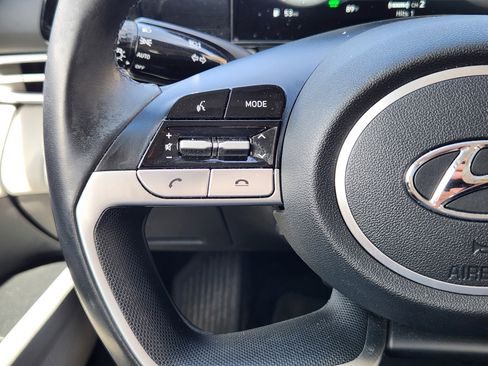 Certified 2022 Hyundai Elantra Limited image 24