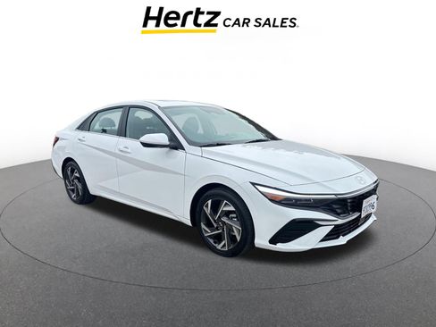 Used 2025 Hyundai Elantra SEL image 1