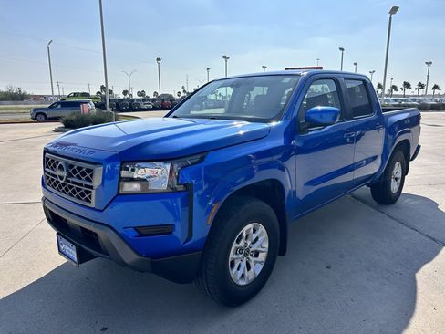 Certified 2024 Nissan Frontier SV image 3