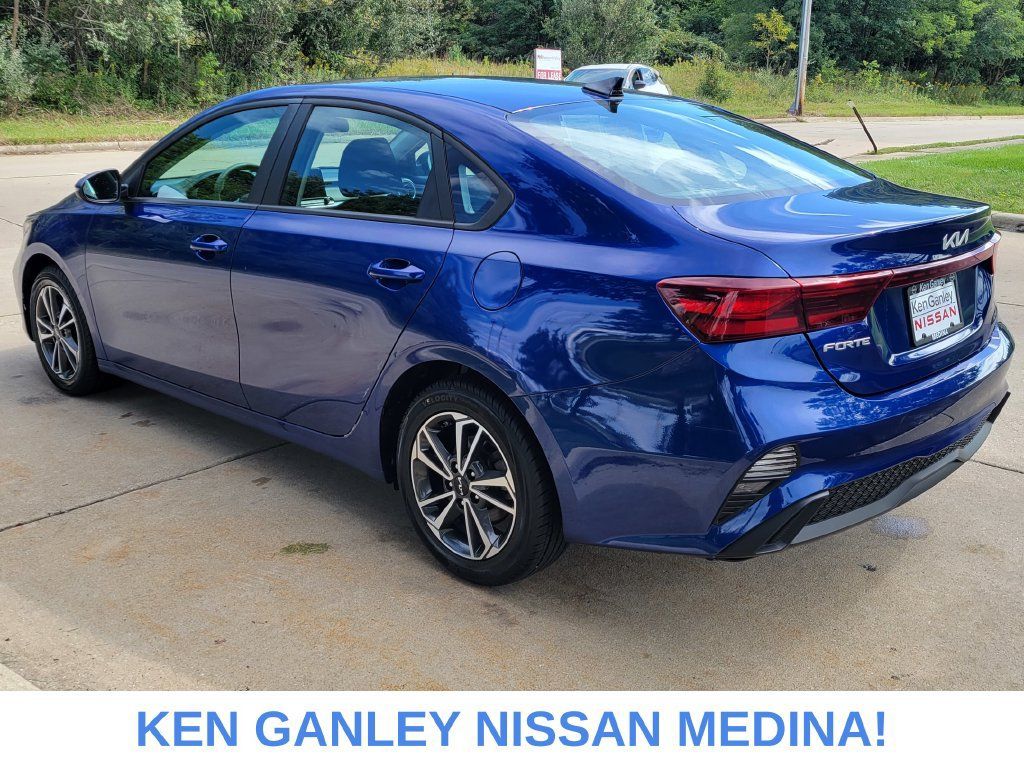 Used 2023 Kia Forte LXS w/ LXS Technology Package FWD image 5