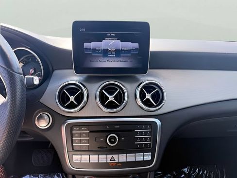 Used 2020 Mercedes-Benz GLA 250 4MATIC image 16