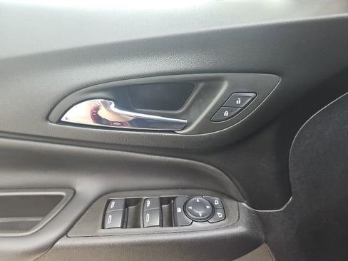 Used 2023 Chevrolet Equinox LT image 27