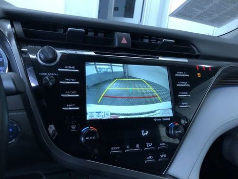 Certified 2020 Toyota Camry XLE image 26