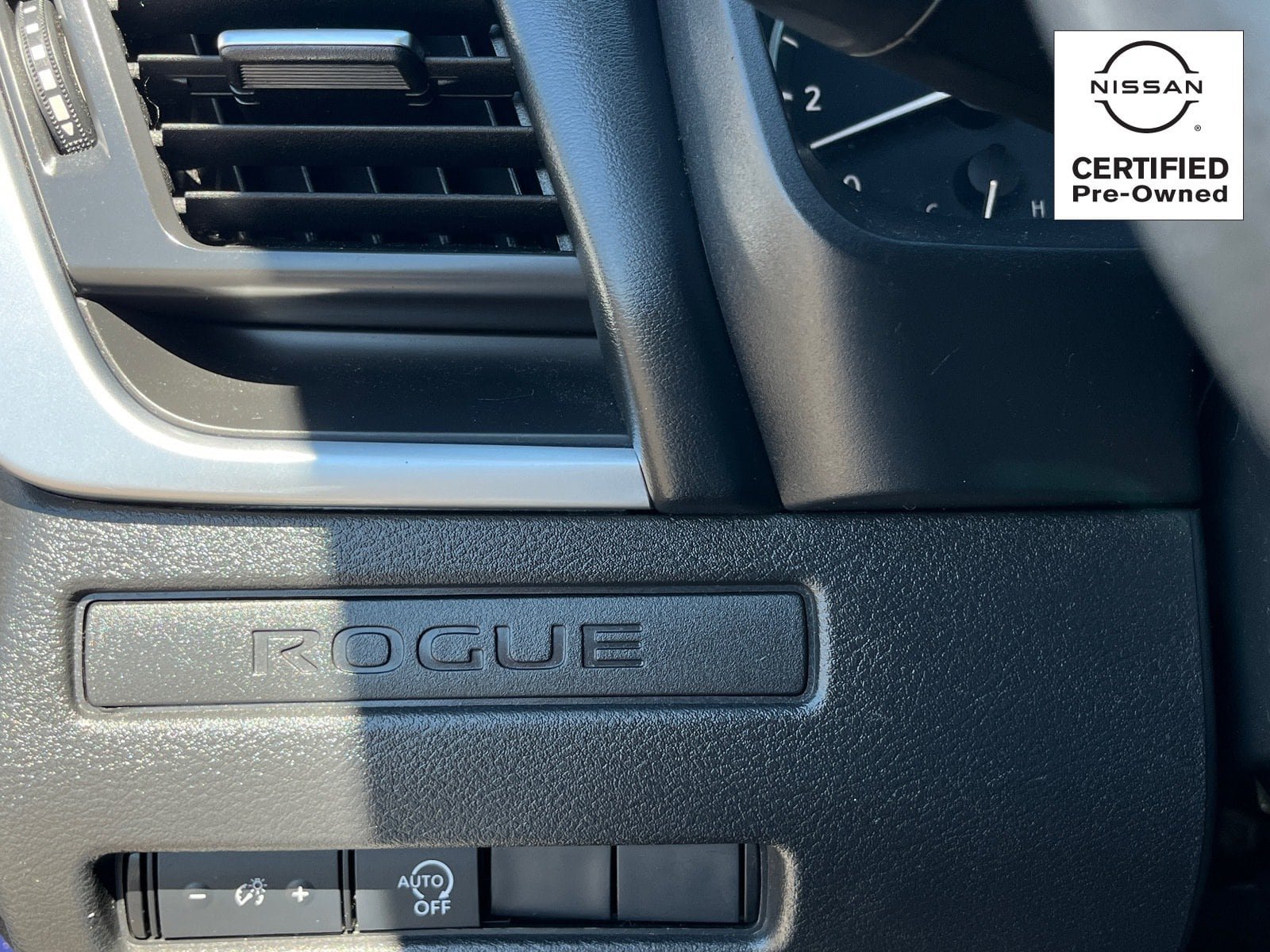 Certified 2023 Nissan Rogue S FWD image 28