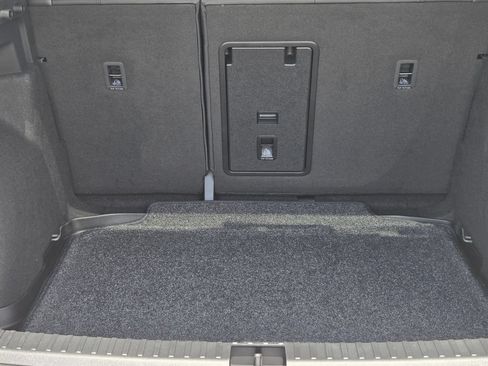 New 2026 Volkswagen Taos SE FWD image 29