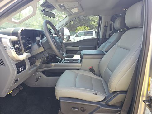 Used 2024 Ford F250 XLT w/ FX4 Off-Road Package AWD/4WD image 5