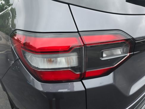 Used 2023 Honda Pilot Touring image 36