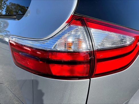 Used 2017 Toyota Sienna XLE FWD image 27