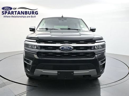 Used 2023 Ford Expedition Limited AWD/4WD image 2
