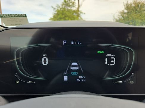 Certified 2024 Kia Niro EX Touring FWD image 32