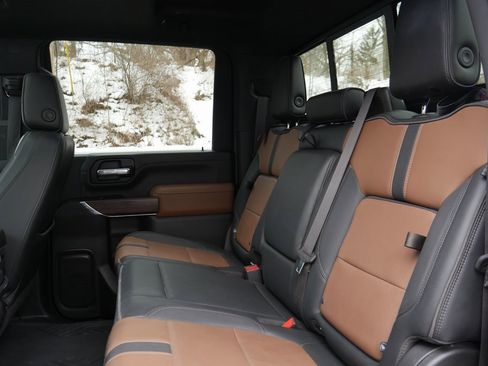 Used 2023 Chevrolet Silverado 2500 High Country w/ Technology Package image 27