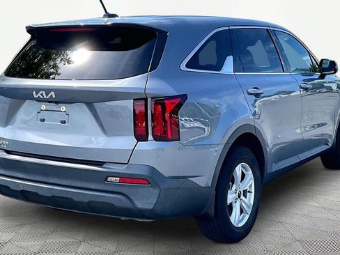 Used 2023 Kia Sorento LX FWD image 6