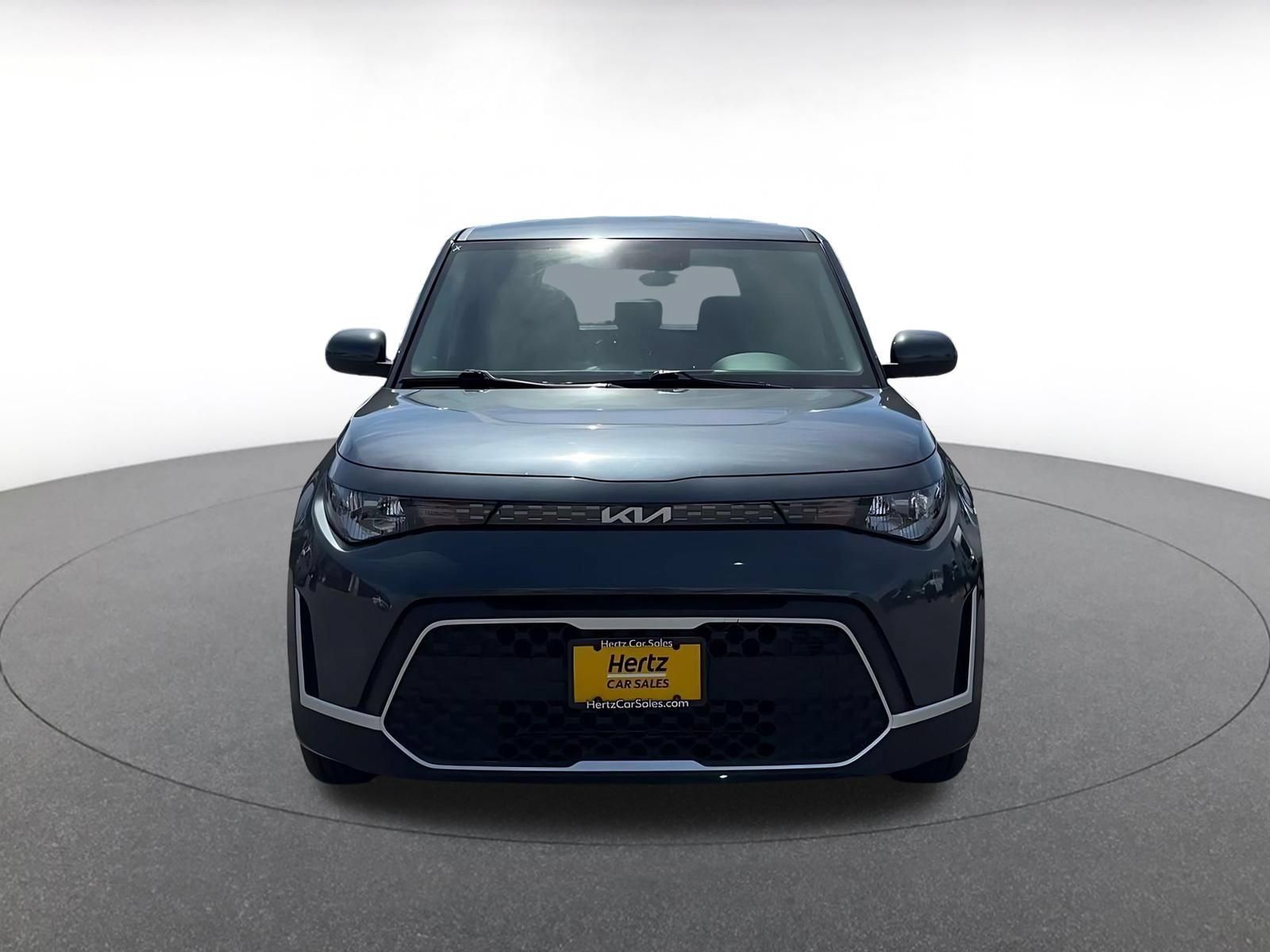 Used 2025 Kia Soul LX w/ LX Technology Package FWD image 4