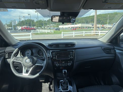 Used 2020 Nissan Rogue SV FWD image 16