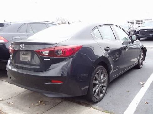 Used 2018 MAZDA MAZDA3 Touring image 3