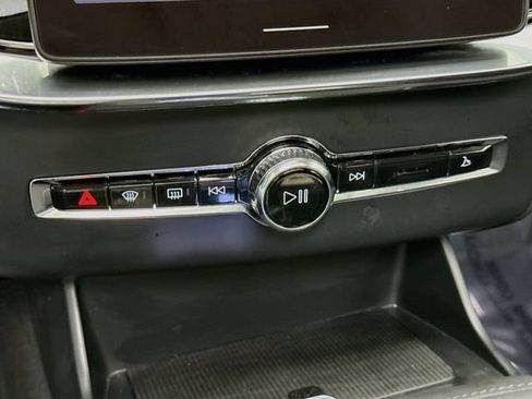 Used 2025 Volvo XC90 B5 Plus AWD/4WD image 16