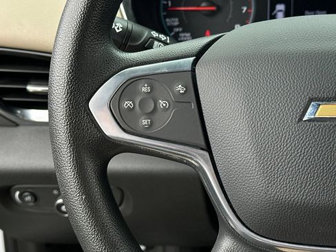 Used 2022 Chevrolet Traverse LS FWD image 32