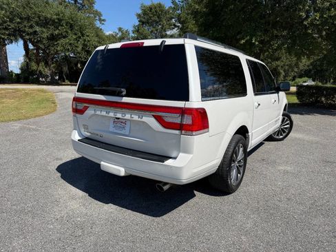 Used 2017 Lincoln Navigator L Select image 36