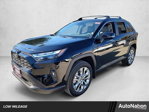 Used 2025 Toyota RAV4 XLE Premium image 1