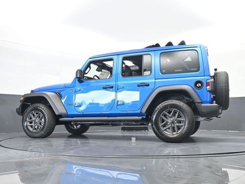 Used 2025 Jeep Wrangler Unlimited Sport AWD/4WD image 51