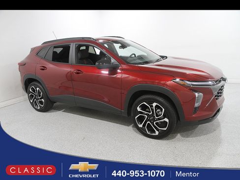Certified 2025 Chevrolet Trax RS w/ Driver Confidence Package FWD image 1