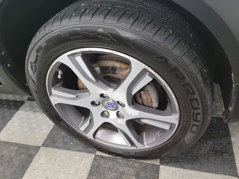 Used 2015 Volvo XC70 T6 Premier Plus image 34