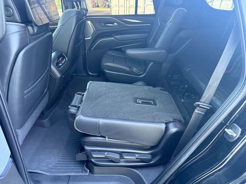 Used 2022 Cadillac Escalade Sport Platinum AWD/4WD image 37