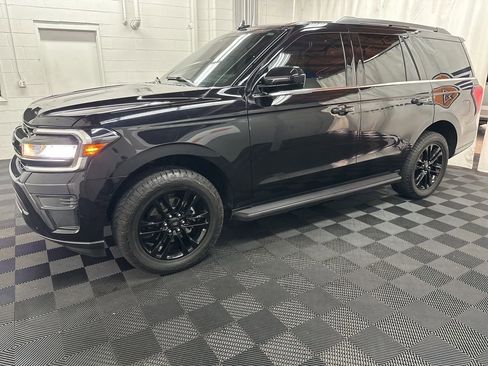 Used 2024 Ford Expedition XLT AWD/4WD image 5