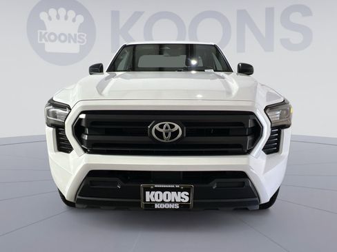Used 2024 Toyota Tacoma SR RWD image 4